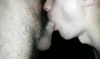 Куколда вместе с женой трахает бисексуальный самец с внушительным членом