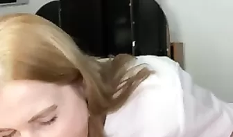 Доктор сосет мой член